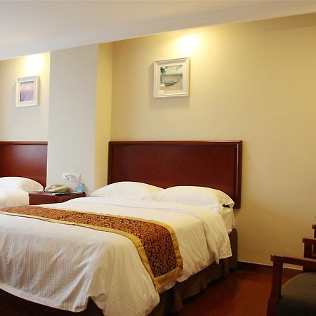 GreenTree Inn Shandong Qingdao Development District SDUST Express Hotel Buitenkant foto