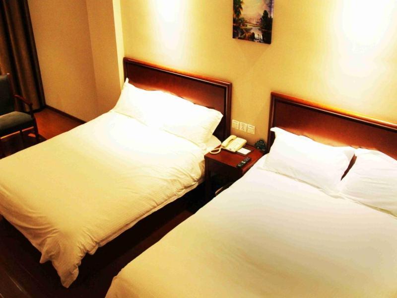 GreenTree Inn Shandong Qingdao Development District SDUST Express Hotel Buitenkant foto