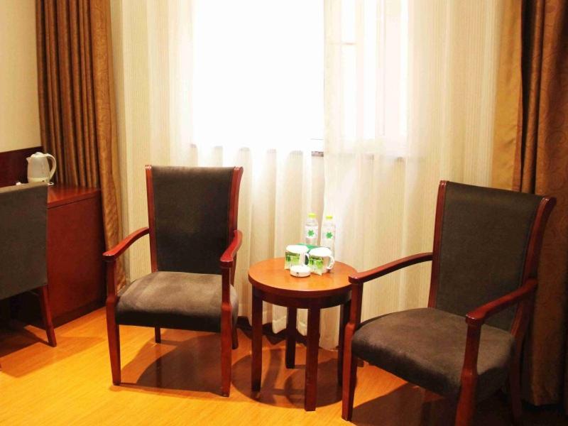 GreenTree Inn Shandong Qingdao Development District SDUST Express Hotel Buitenkant foto