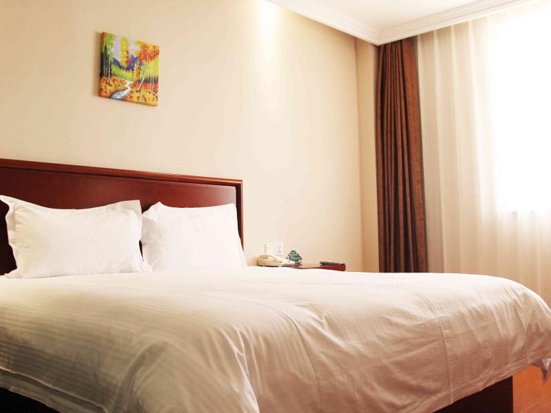 GreenTree Inn Shandong Qingdao Development District SDUST Express Hotel Buitenkant foto