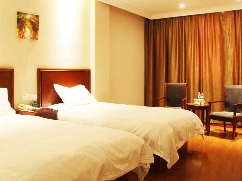 GreenTree Inn Shandong Qingdao Development District SDUST Express Hotel Buitenkant foto