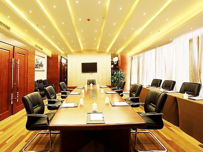 GreenTree Inn Shandong Qingdao Development District SDUST Express Hotel Buitenkant foto