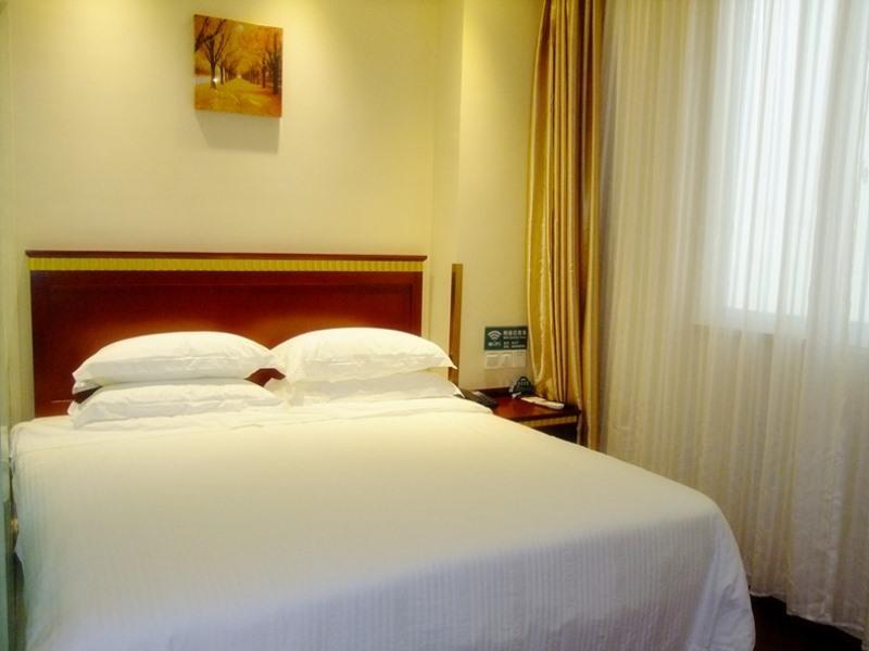 GreenTree Inn Shandong Qingdao Development District SDUST Express Hotel Buitenkant foto