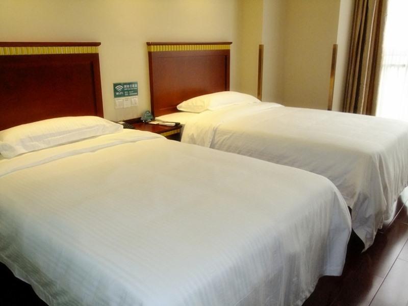 GreenTree Inn Shandong Qingdao Development District SDUST Express Hotel Buitenkant foto