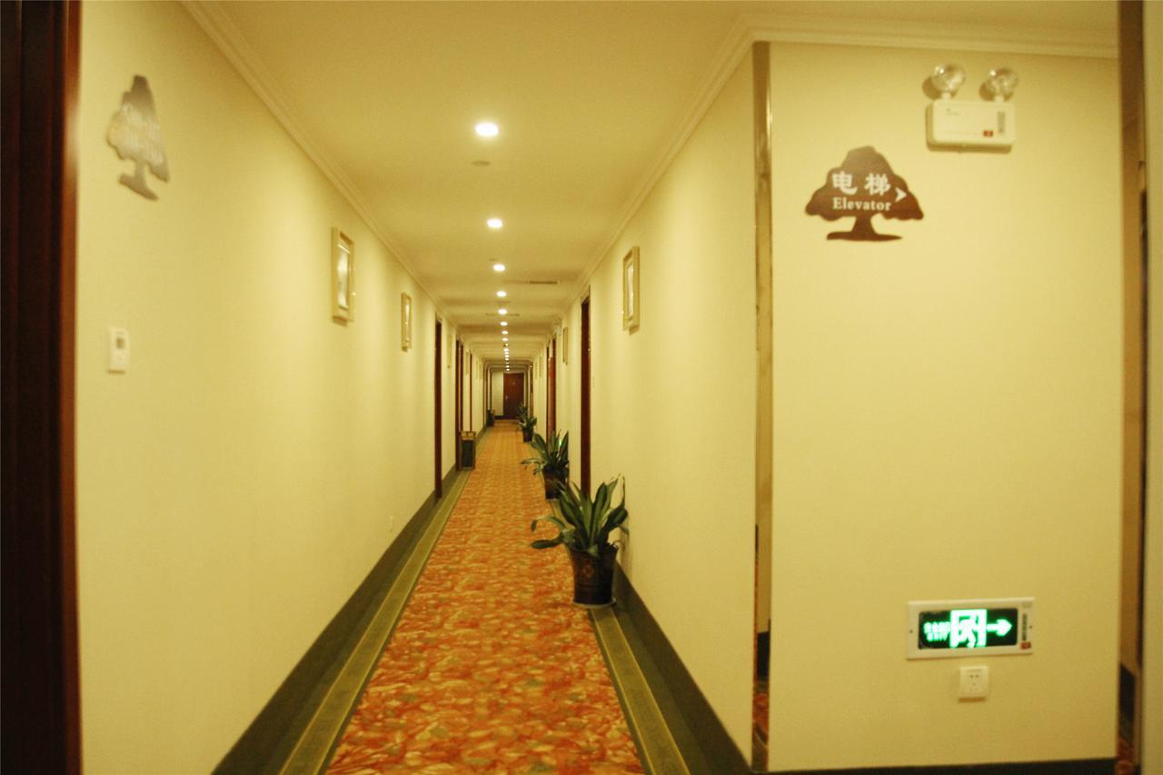 GreenTree Inn Shandong Qingdao Development District SDUST Express Hotel Buitenkant foto