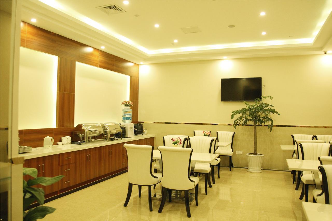 GreenTree Inn Shandong Qingdao Development District SDUST Express Hotel Buitenkant foto