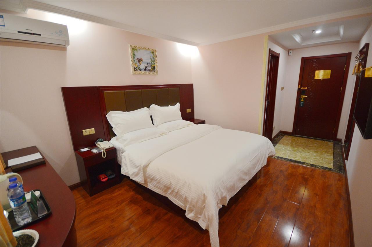 GreenTree Inn Shandong Qingdao Development District SDUST Express Hotel Buitenkant foto