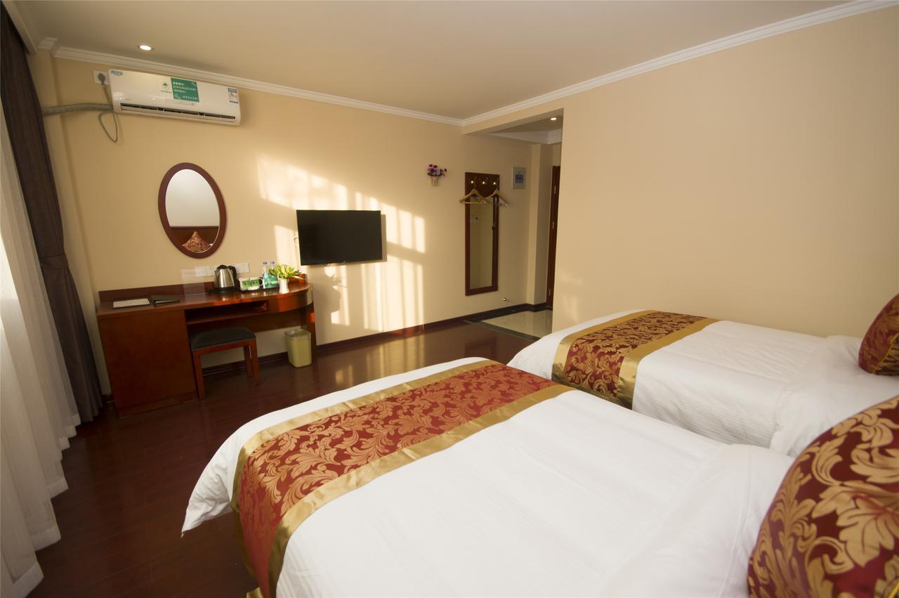 GreenTree Inn Shandong Qingdao Development District SDUST Express Hotel Buitenkant foto
