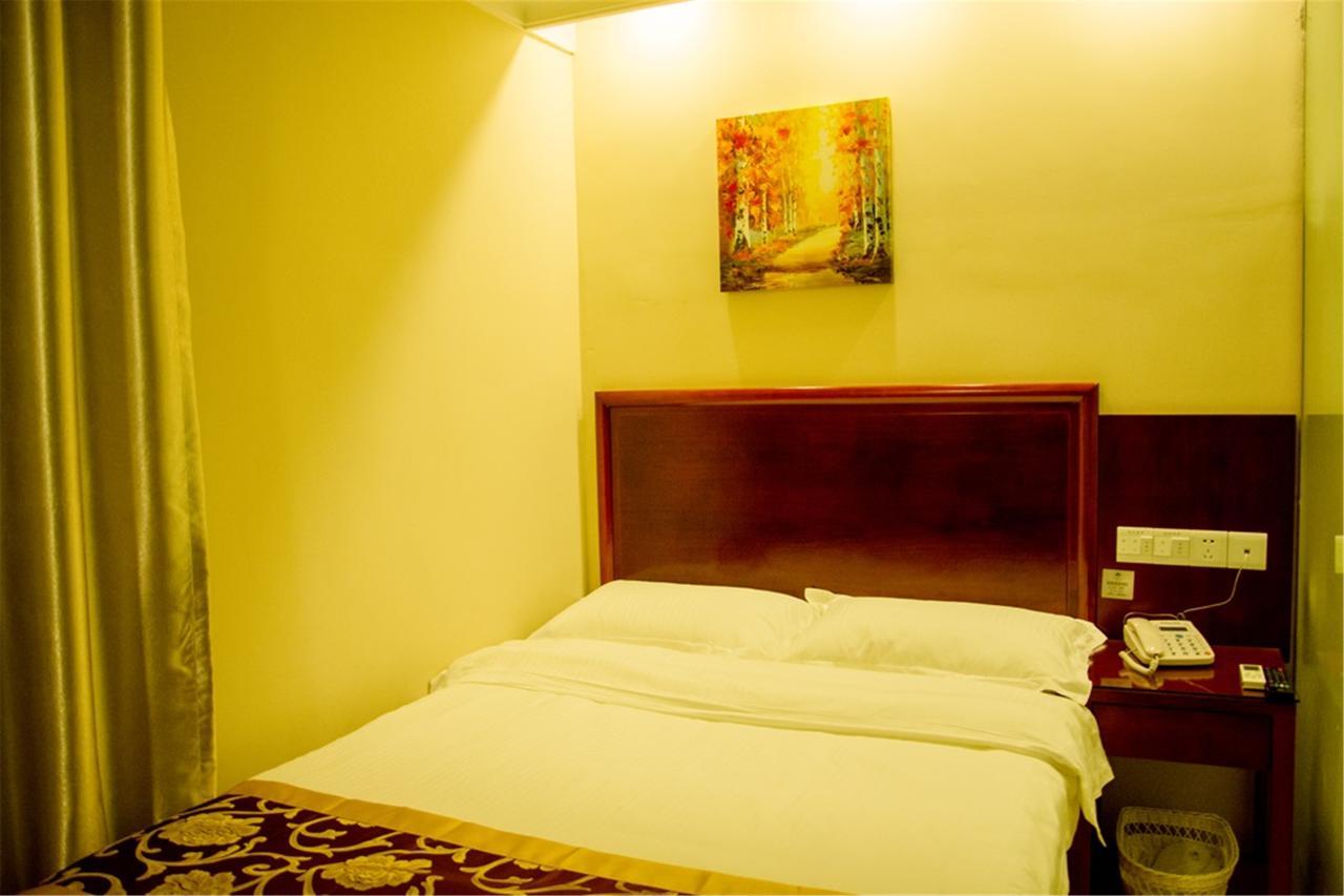 GreenTree Inn Shandong Qingdao Development District SDUST Express Hotel Buitenkant foto