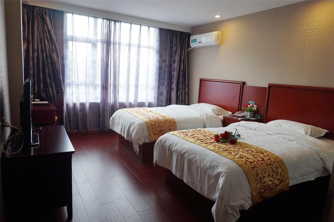 GreenTree Inn Shandong Qingdao Development District SDUST Express Hotel Buitenkant foto