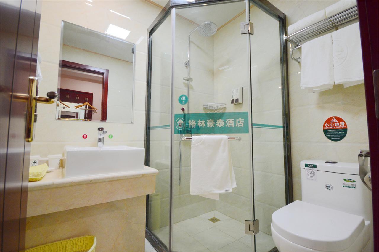 GreenTree Inn Shandong Qingdao Development District SDUST Express Hotel Buitenkant foto