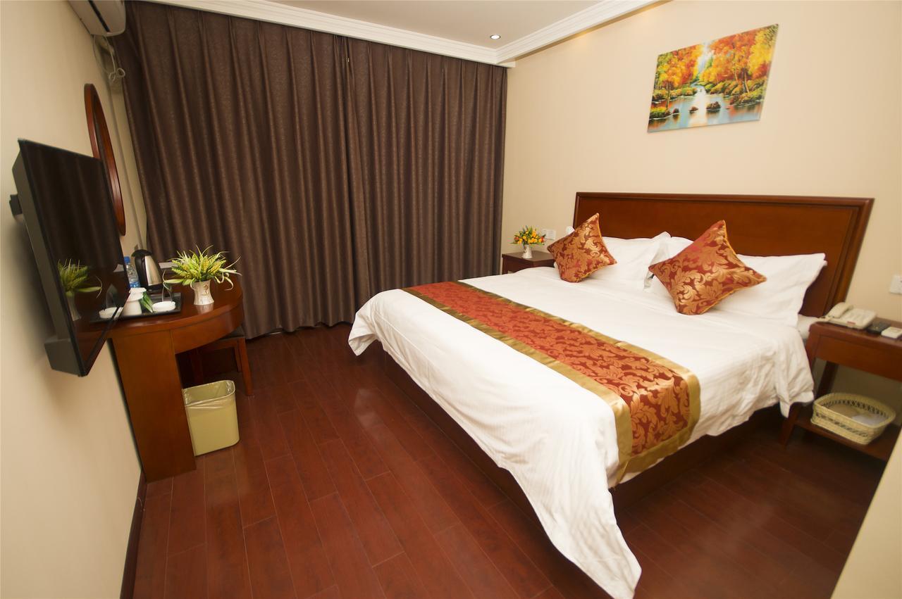 GreenTree Inn Shandong Qingdao Development District SDUST Express Hotel Buitenkant foto