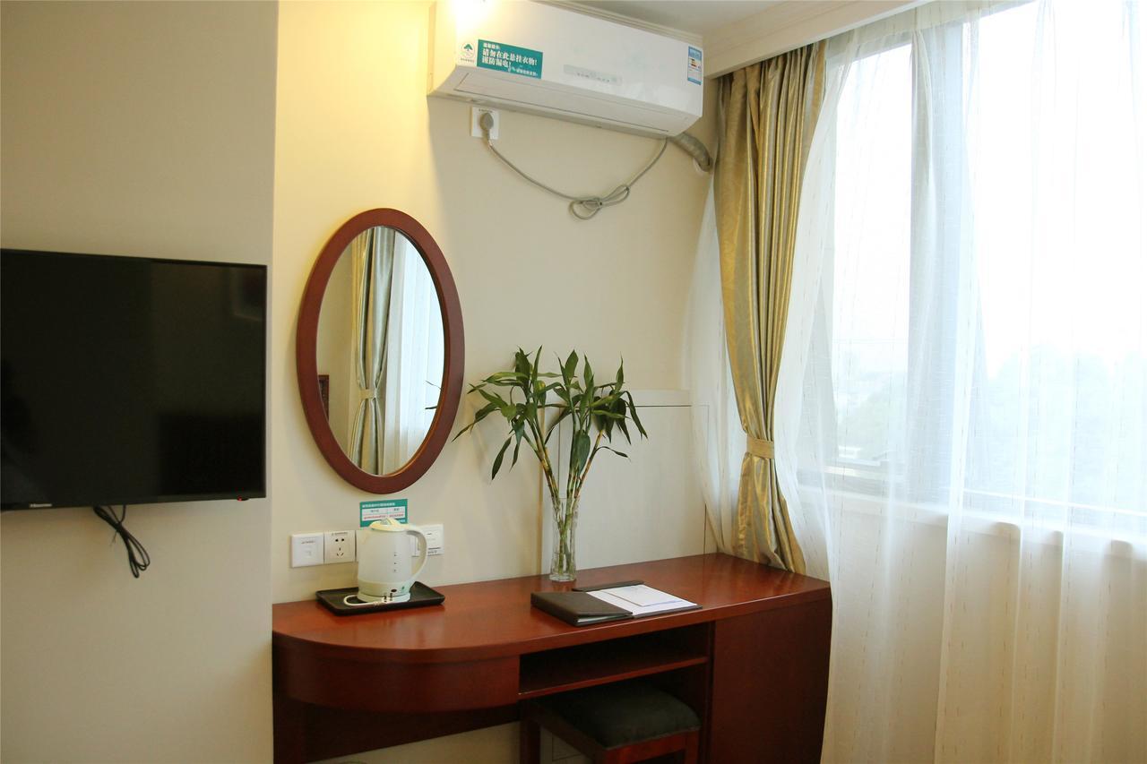 GreenTree Inn Shandong Qingdao Development District SDUST Express Hotel Buitenkant foto