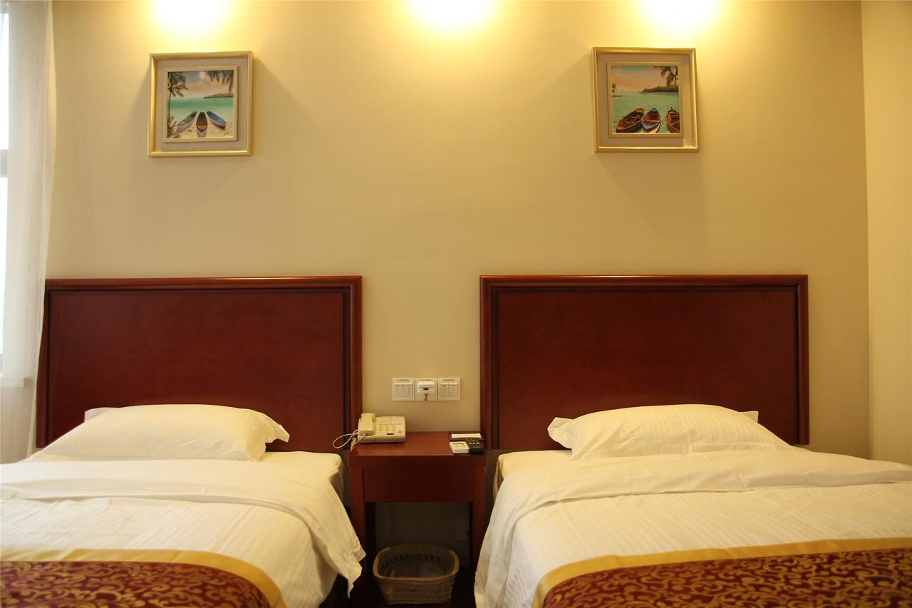 GreenTree Inn Shandong Qingdao Development District SDUST Express Hotel Buitenkant foto